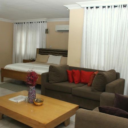 Hillside Gardens Ltd Hotel Лагос Екстериор снимка