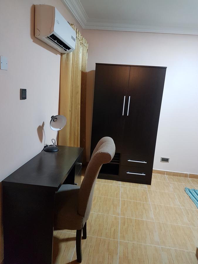 Hillside Gardens Ltd Hotel Лагос Стая снимка