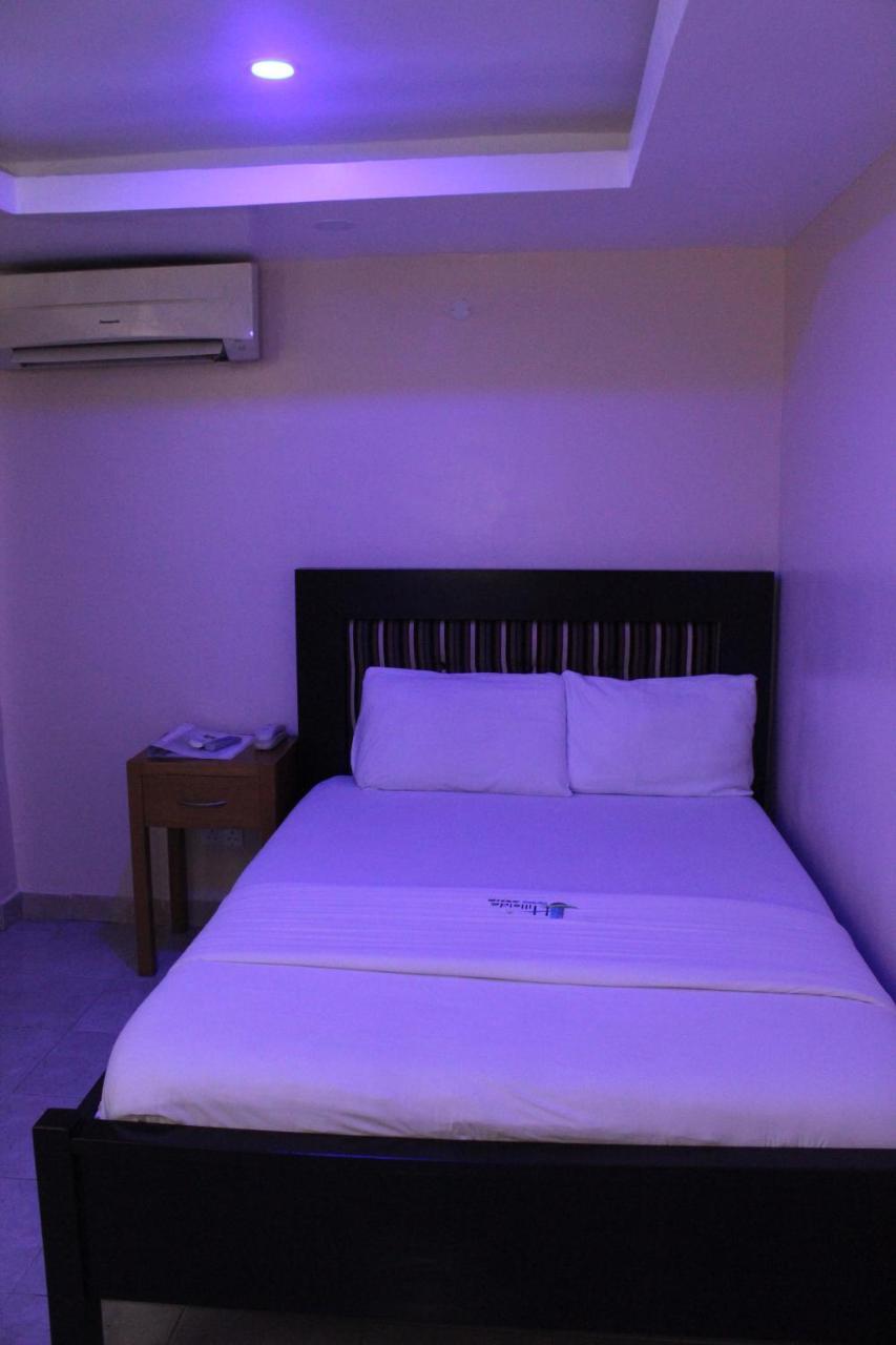 Hillside Gardens Ltd Hotel Лагос Екстериор снимка
